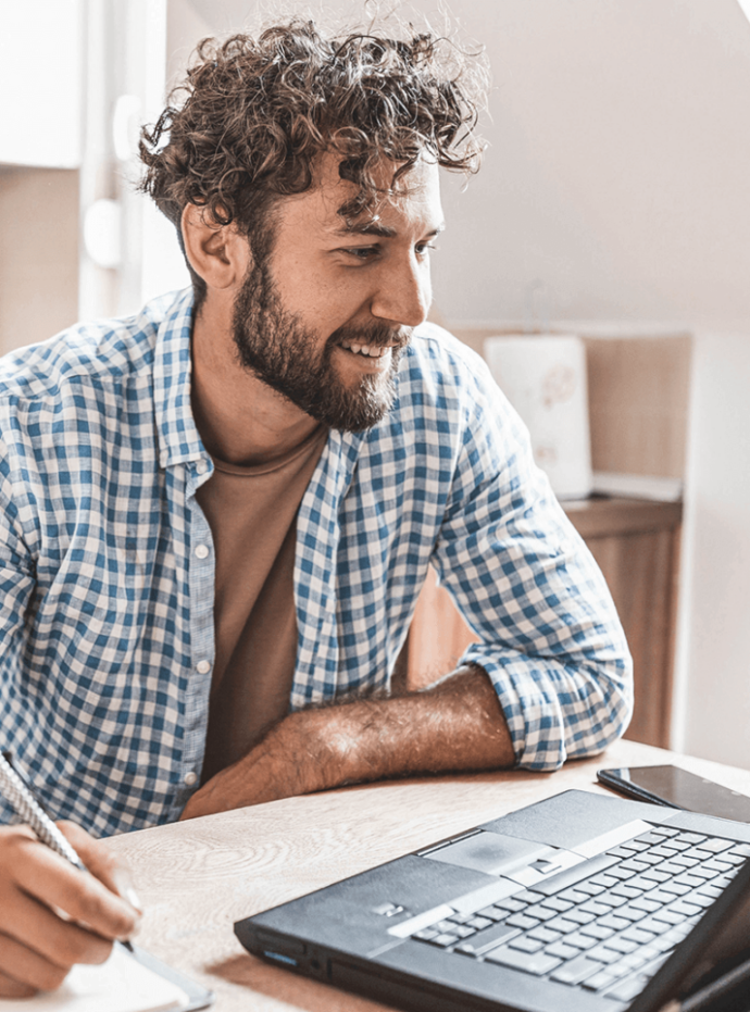 retouren ondernemer man familie laptop